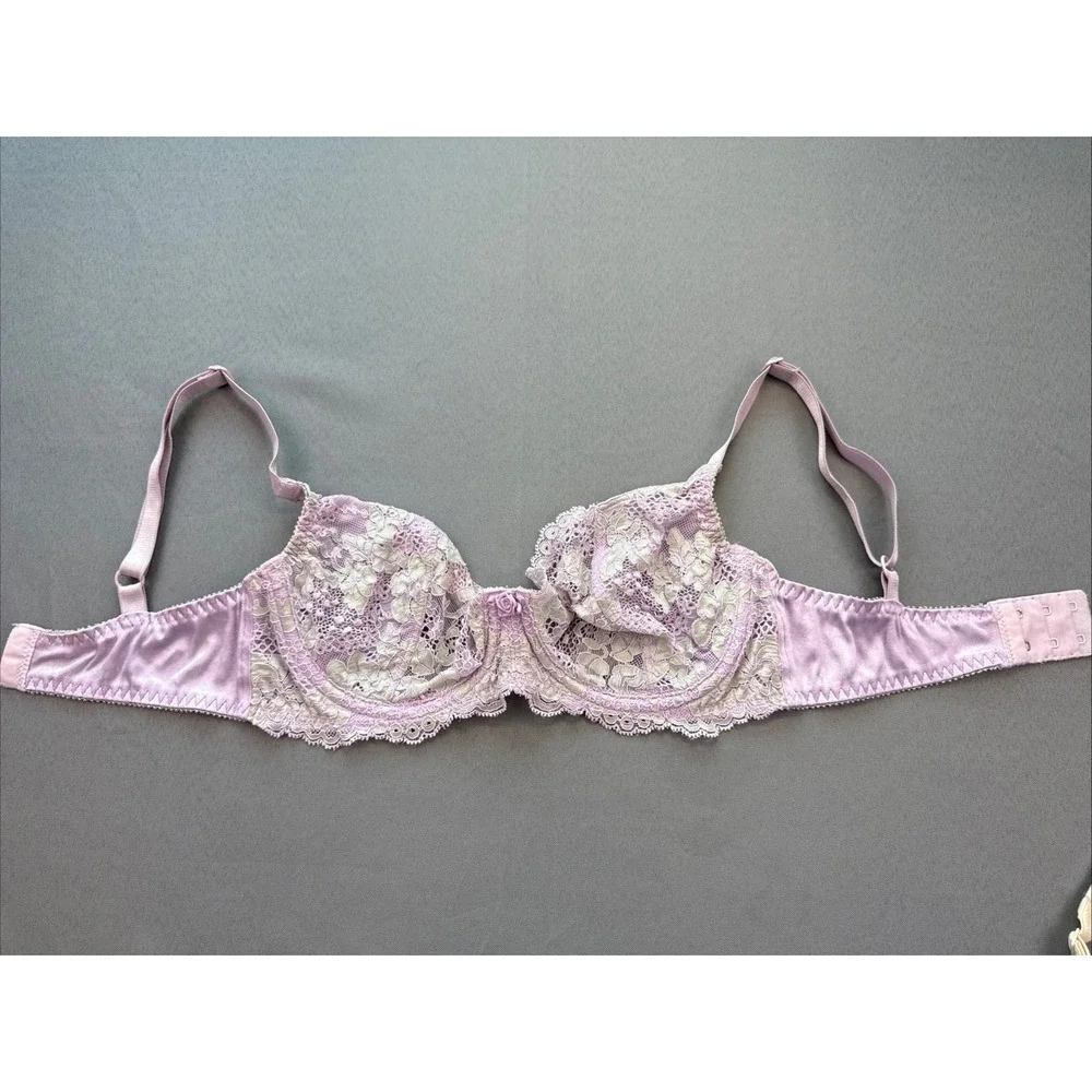 Victoria's Secret Size‎ 34D Bra Lilac Purple Floral Lace Lined Demi Underwire